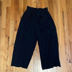 Capri Black Wide-Leg Pants with Pockets